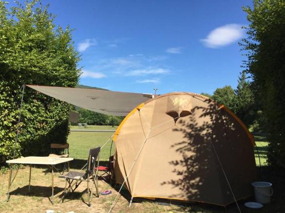 Emplacement vue sur le mont Cresta (1 véhicule + 1 tente ou 1 caravane)