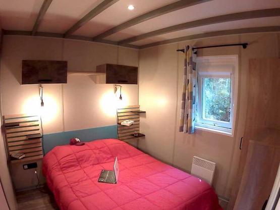 Chalet Prémium 35m² / 3 chambres - TV - Wifi gratuite - Lave vaisselle - BBQ - Terrasse couverte