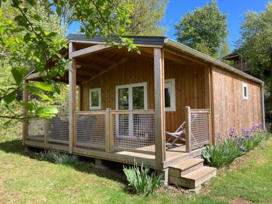 Chalet Prémium 35m² / 3 ch - TV - Lave vaisselle - BBQ - Terrasse couverte - chien non autorisé