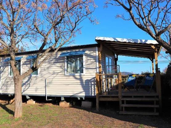 Mobil home Confort 24-27m² (2 chambres) + clim + terrasse couverte + TV