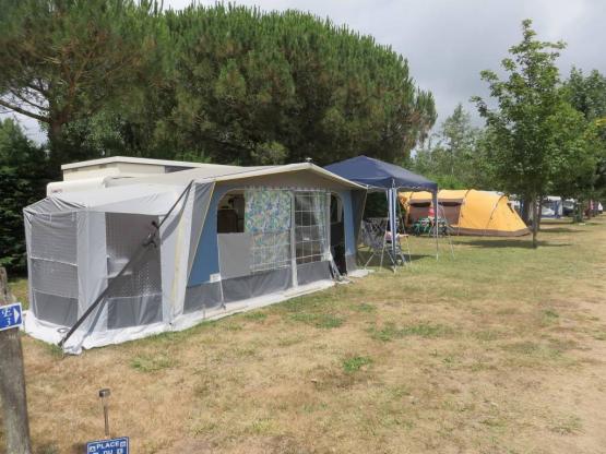 Emplacement CONFORT XL de 100 à 150m² avec électricité 6A