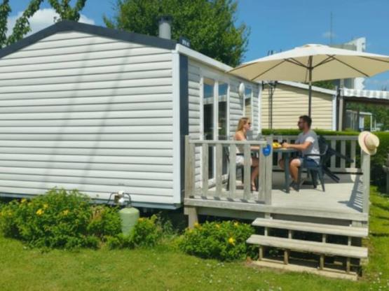 Mobil-home Standard 18m² (1 chambre) + TV + Terrasse + BBQ