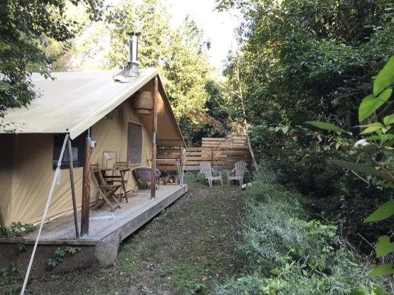 Lodge Ruisseau 28m² - 2 chambres - Spa privatif - cuisine - salle d'eau