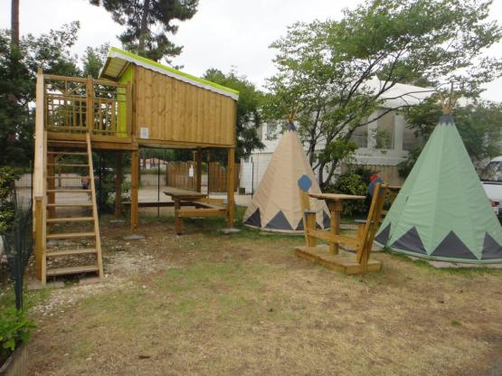 CAMPETOILE (cabane sur pilotis)