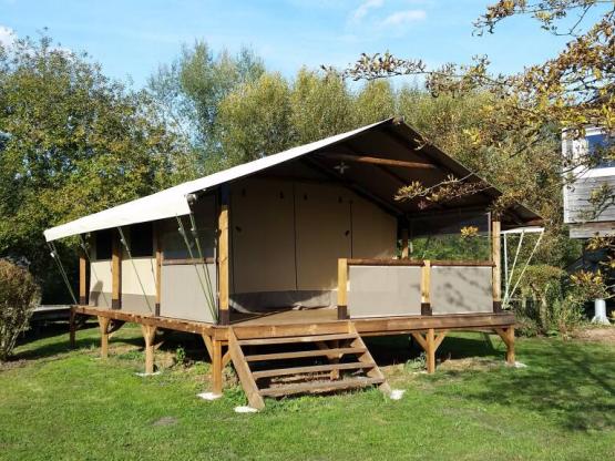 Ecolodge toilé meublé 35 m² - 2 chambres - sans sanitaires - terrasse couverte face aux étangs
