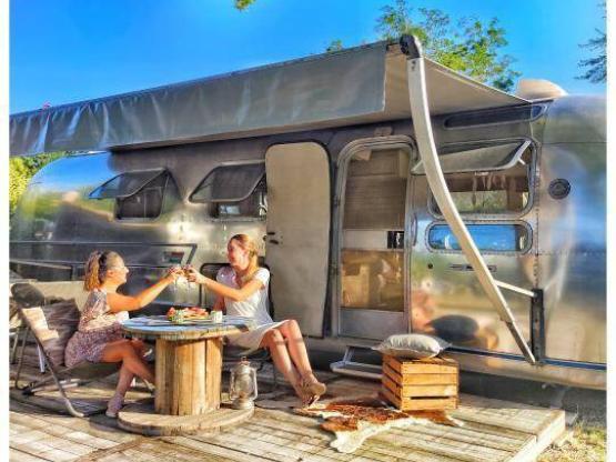 Amerikanischer Wohnwagen Airstream mit Private Spa