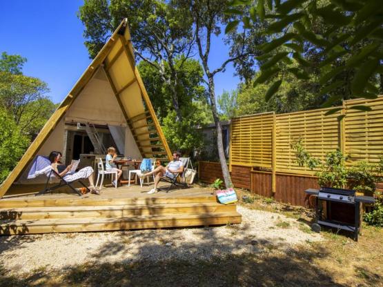 Tente Glamping Victoria 4p 2ch 1sdb **** climatisée