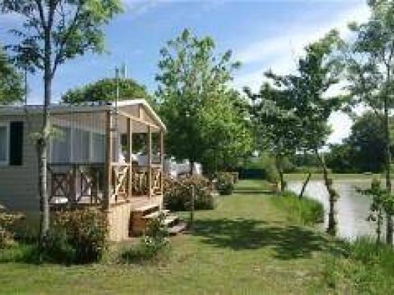 Mobil-home L'ETANG 33m² / 2 chambres - terrasse pignon face à l'étang 4 pers.
