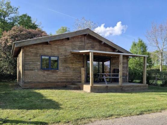 Chalet  Confort 50m² - 3 chambres + terrasse couverte + TV + four