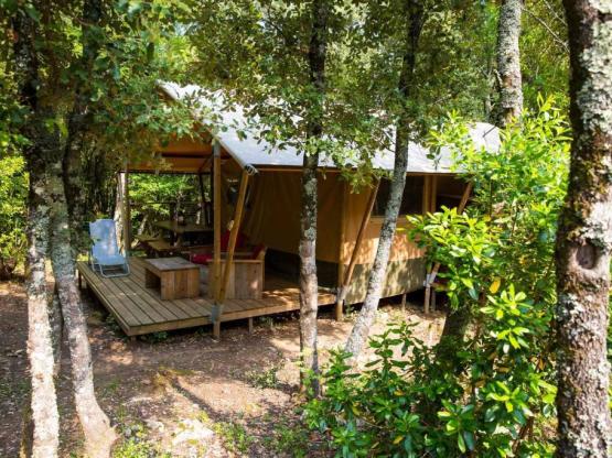 Safari  Lodge  MAÏA ( avec sanitaire  , maxi 3 adultes )