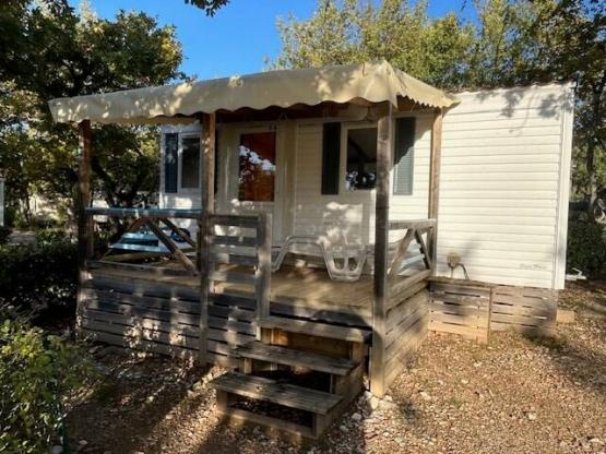 Mobil-home Standard 21m² (2 chambres) + terrasse couverte 8m²