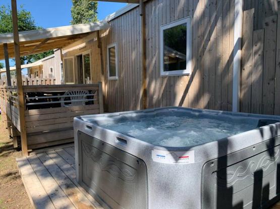 Mobil-home BIEN ETRE 4 chambres avec lave vaisselle et Spa privatif - SAMEDI