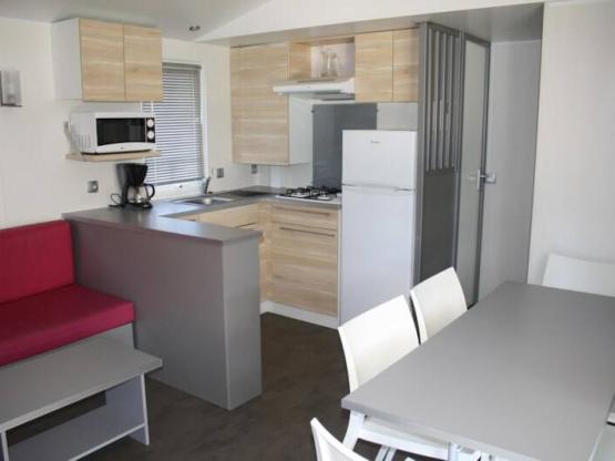 Mobil home 3 chambres / CONFORT (CLIM + PERGOLA + PLANCHA + TV)