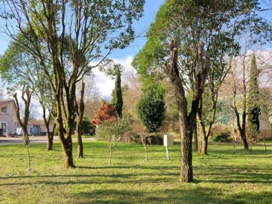 Standplaats met 1 voertuig + 1 uitrusting