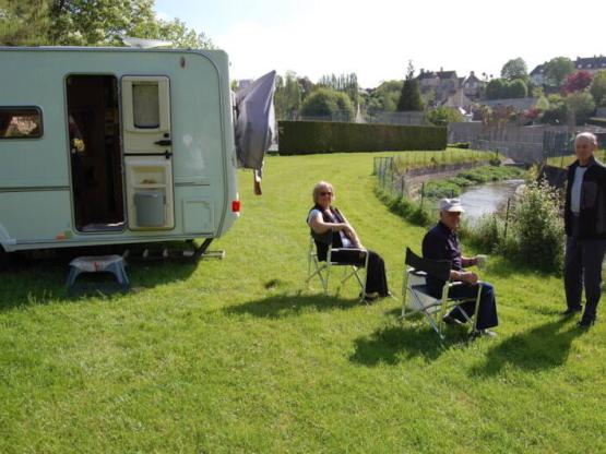 PACK FAMILLE FREE FROM THE 2 CHILD AND MORE - Adults + pitch + vehicle (s) + electricity.