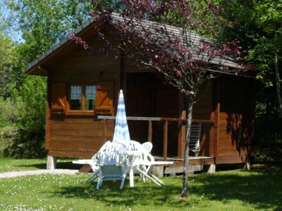 HUTTE ISABELLE / CAMPING DE LAVAURS (à 8KM du camping du Val Saint Jean)