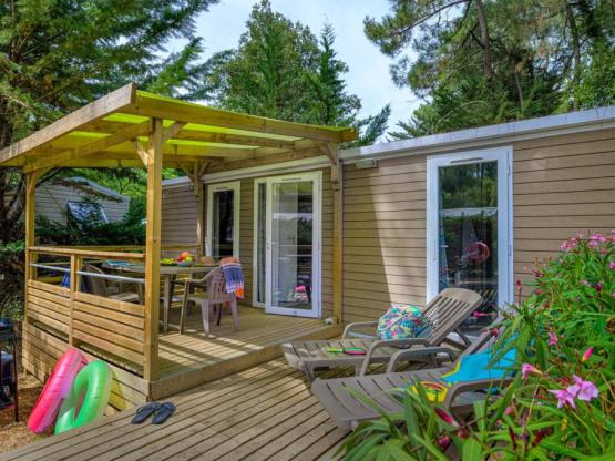 Mobil-home Premium+ 2ch 2 SDB | PREMIUM-33m²-CLIM-TV-LV-SPA-Draps-Wifi gratuit-Terrasse couverte