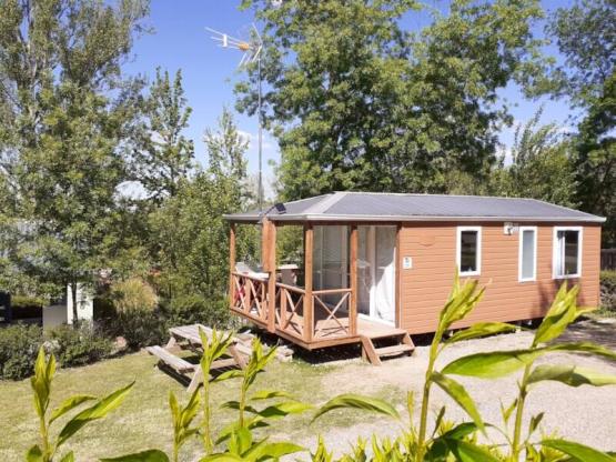 Stacaravan Standard 28m² 2 slaapkamers - airconditioning + TV + terras