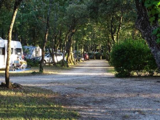 Forfait Confort (1 tente, caravane ou camping-car / 1 voiture / électricité 10A)