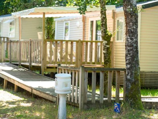 Mobil-home Confort 29m² (2 chambres) + adapté aux personnes à mobilité réduite + TV + terrasse