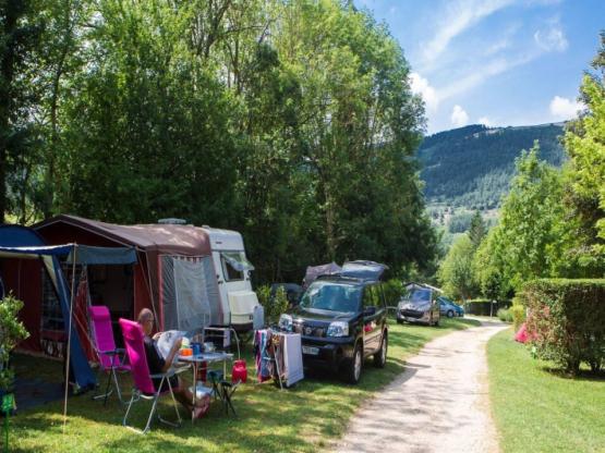 Pitch: car + tent/caravan or camping-car without electricity