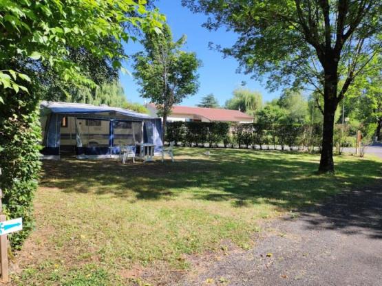 Emplacement une personne avec électricité