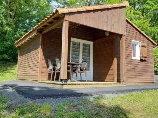 Petit chalet familial en bois 24m²