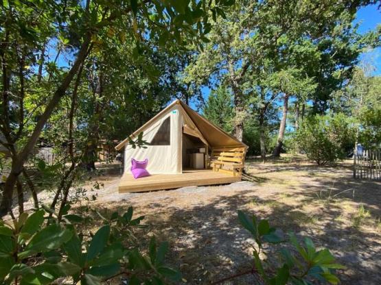 LODGE TENT 21m² - ZONDER SANITAIRE FACILITEITEN en NIET van water voorzien