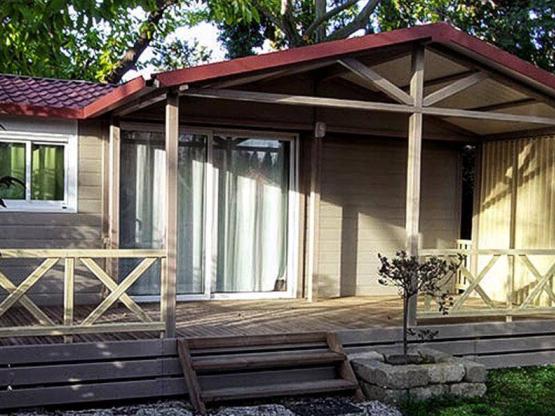 Chalet Samoa Confort 46m² - 3 chambres 4 adultes 2 enfants + Clim + TV - terrasse semi-couverte 19m²