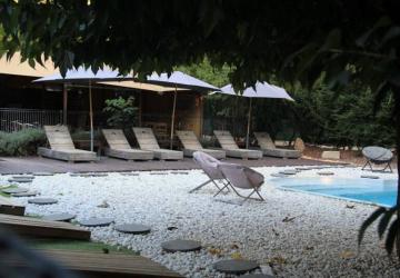 Hôtel de Plein Air Suze Luxe Nature