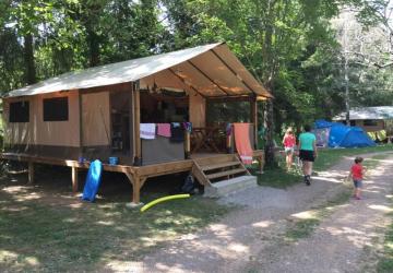 Camping Les CERISIERS - Hôtel le Vallon