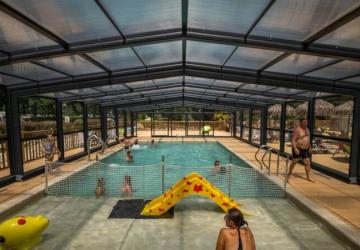 Camping des Grottes****