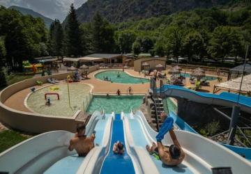 Camping des Grottes****