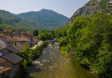 Camping des Grottes****