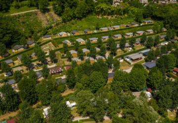 Camping des Grottes****