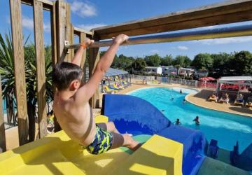 Les Chalands Fleuris****