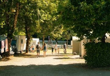 Camping Les Rives du lac Cantalès