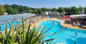 Les Chalands Fleuris****